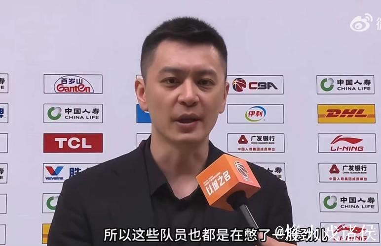 场均1分1板！费尽心思提前召回，杨鸣为何却不重用“小李晓旭”？