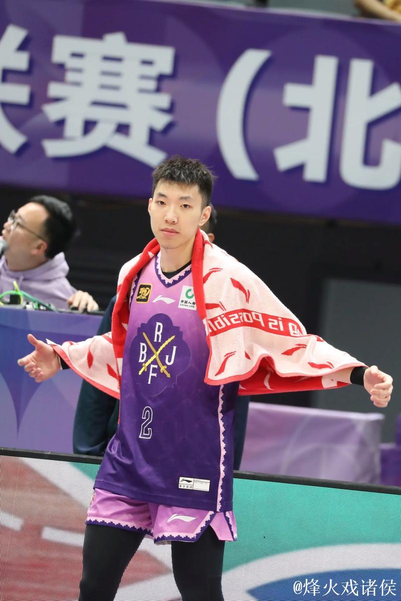 廖三宁17+6杨瀚森5中0 中国男篮不敌马刺